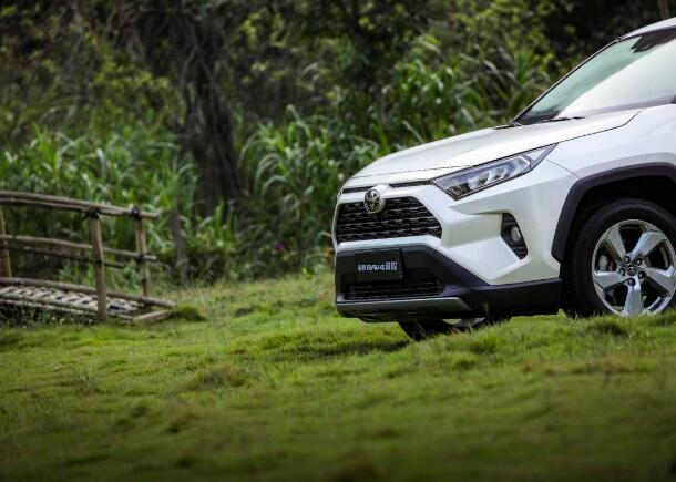 RAV4s