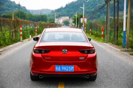 MAZDA3ِ